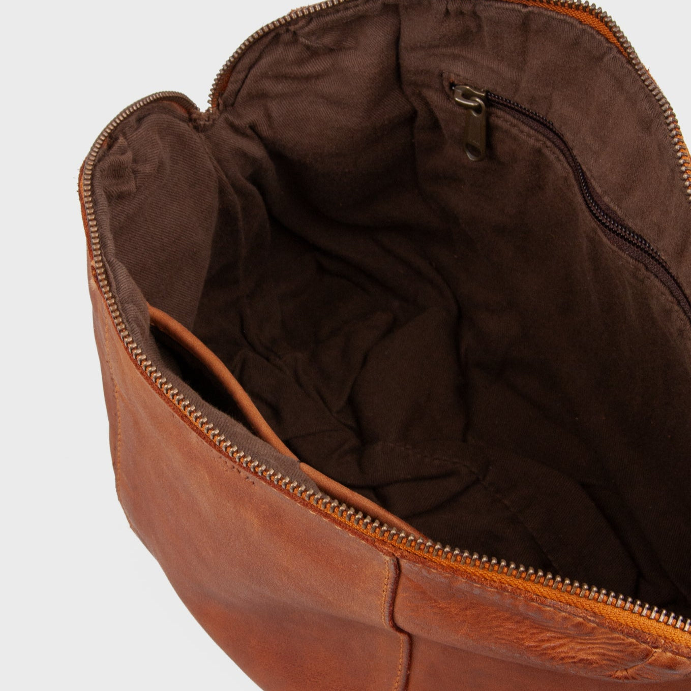 Eden Toilettaske/Clutch - Cognac