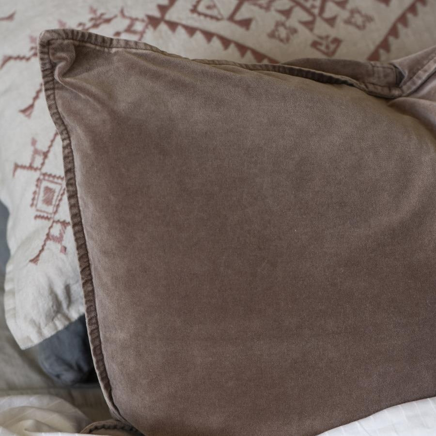 Velour pude fra Ib Laursen 50x70 i farven burned rose