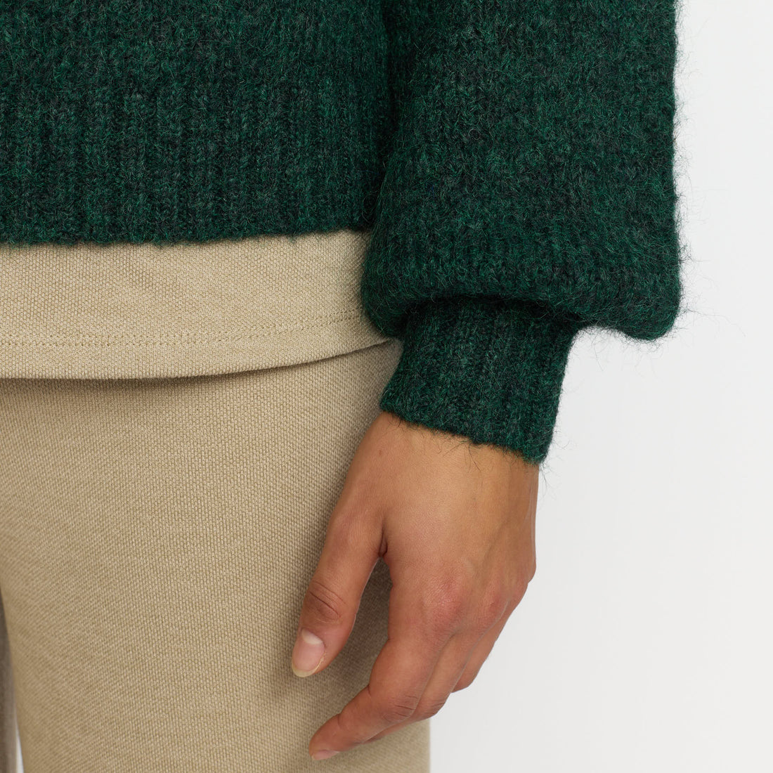 Mørkegrøn lækker blød mohair sweater fra Selfhood