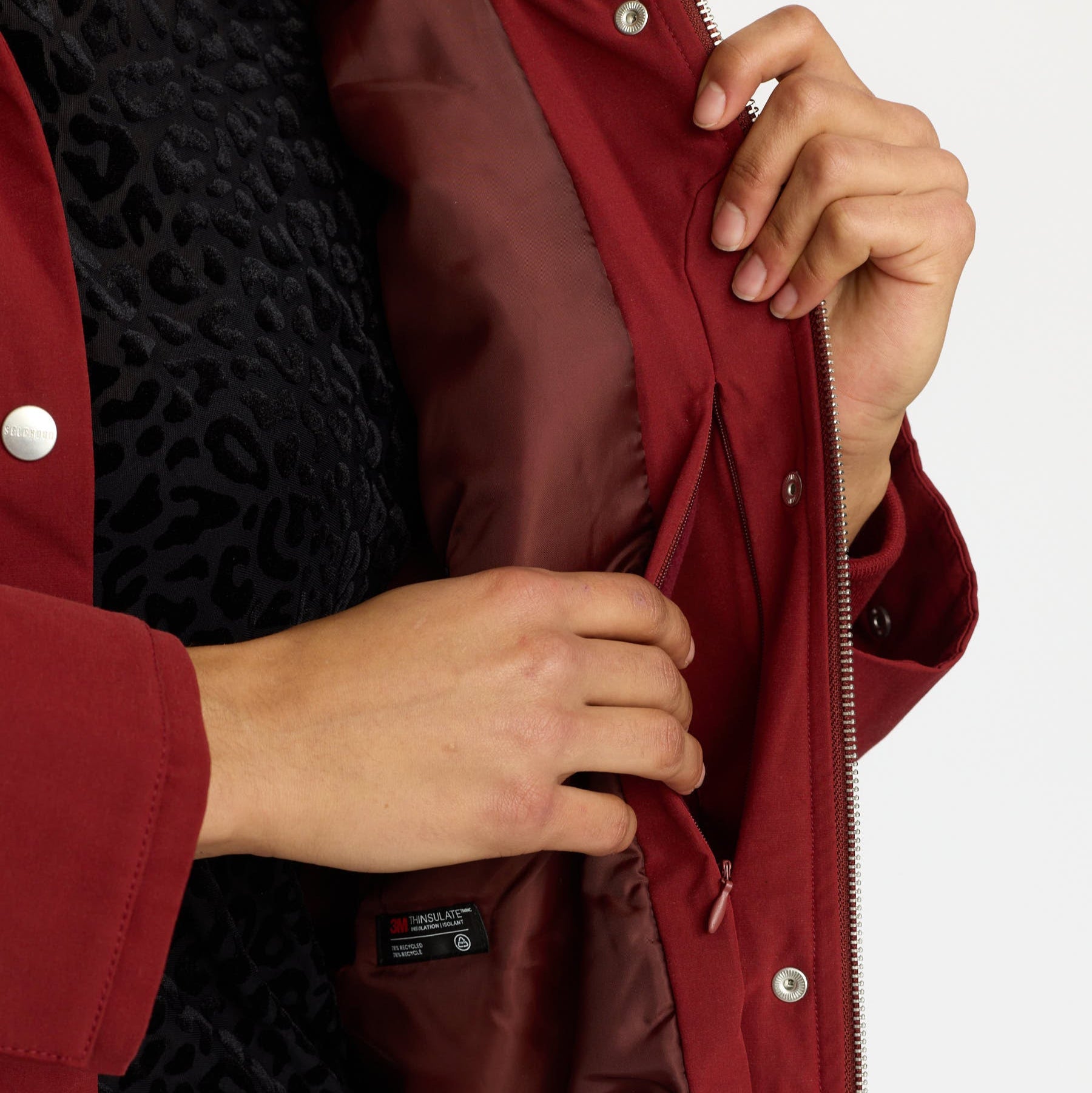 Rød/bordeaux trenchcoat vinterjakke fra Selfhood