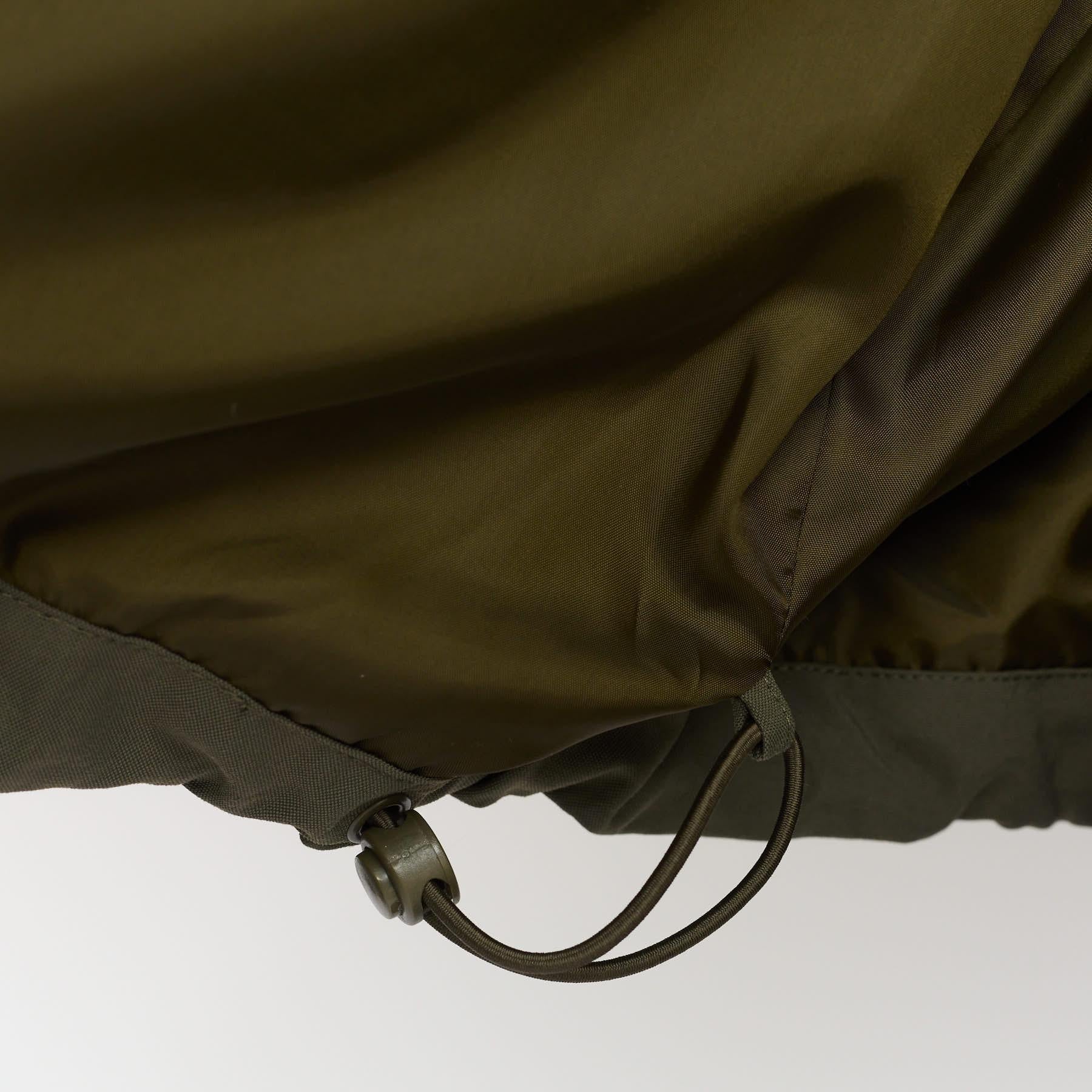 Overgangsjakke i oxford-vævning med kraftig lynlås og komfortabel pasform