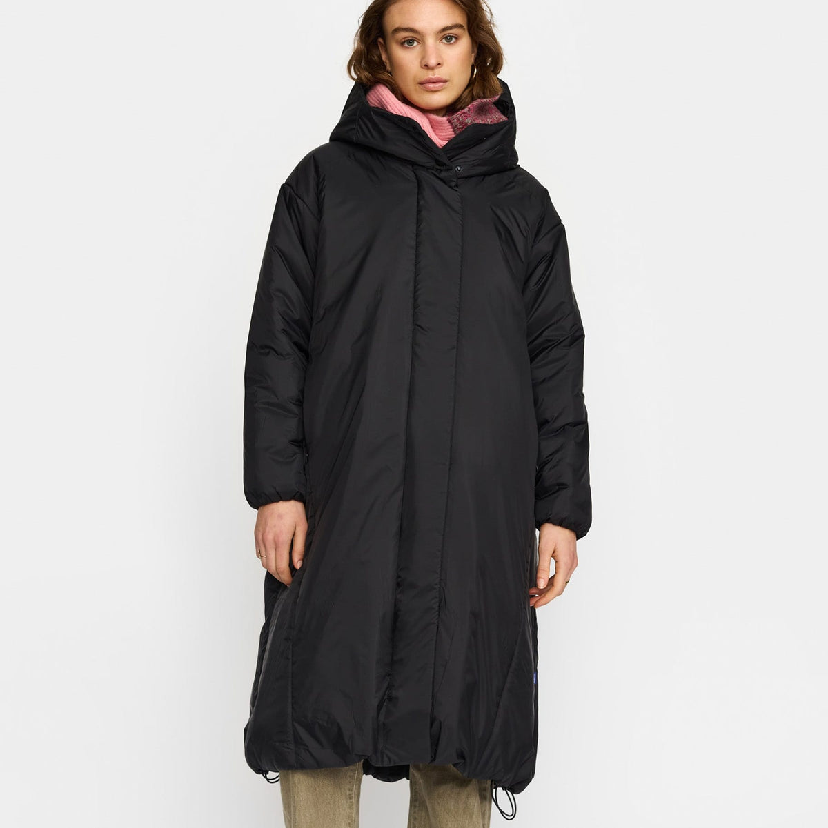 Sort hooded coat fra Selfhood med lang pasform