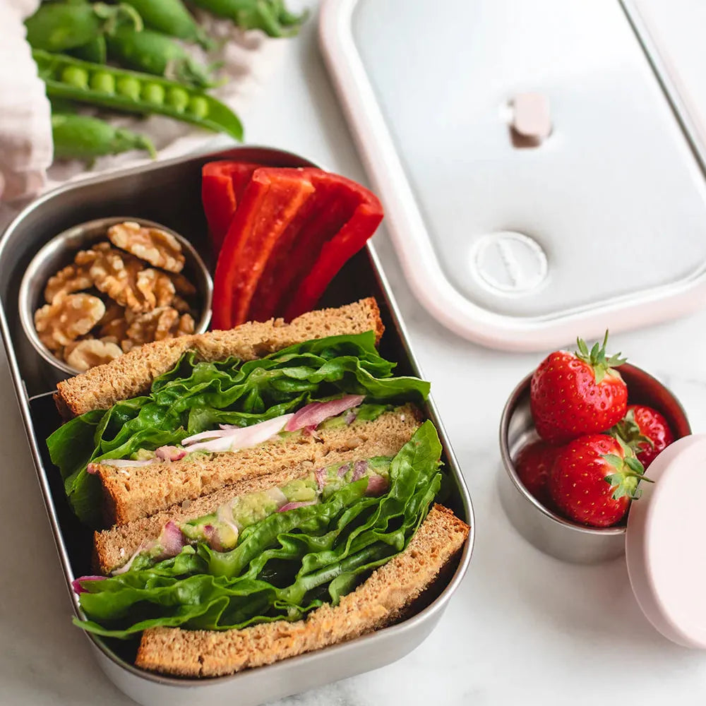 Rustfri lunchbox i soft rose fra AYA&IDA