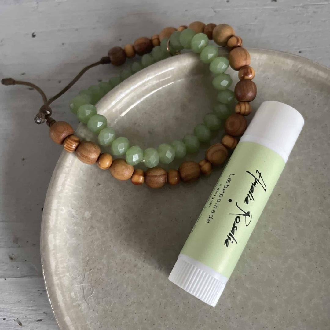 En læbepomade fra Amalie Rosalie i varianten &