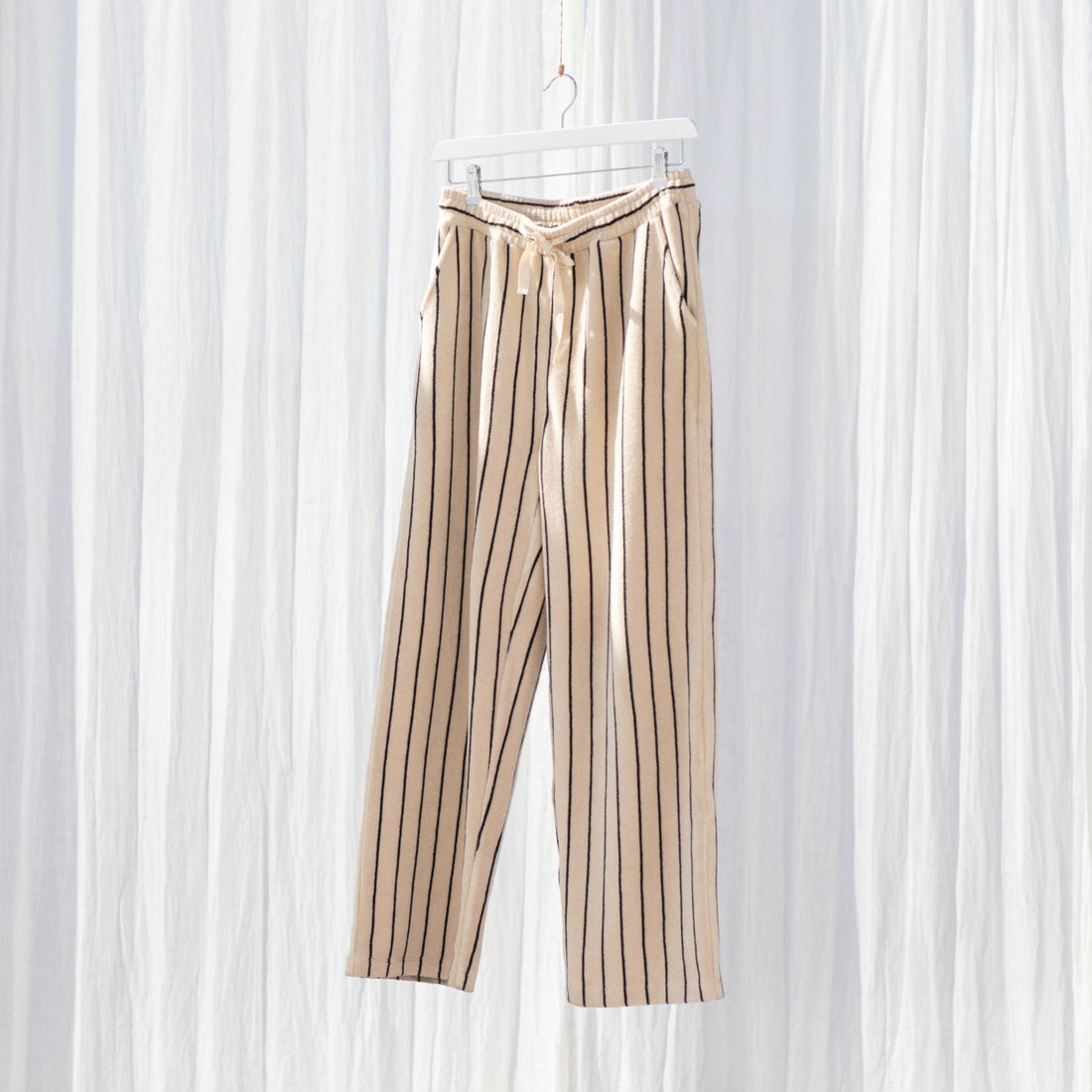 Bongusta Naram bukser i hvid med blå stribe