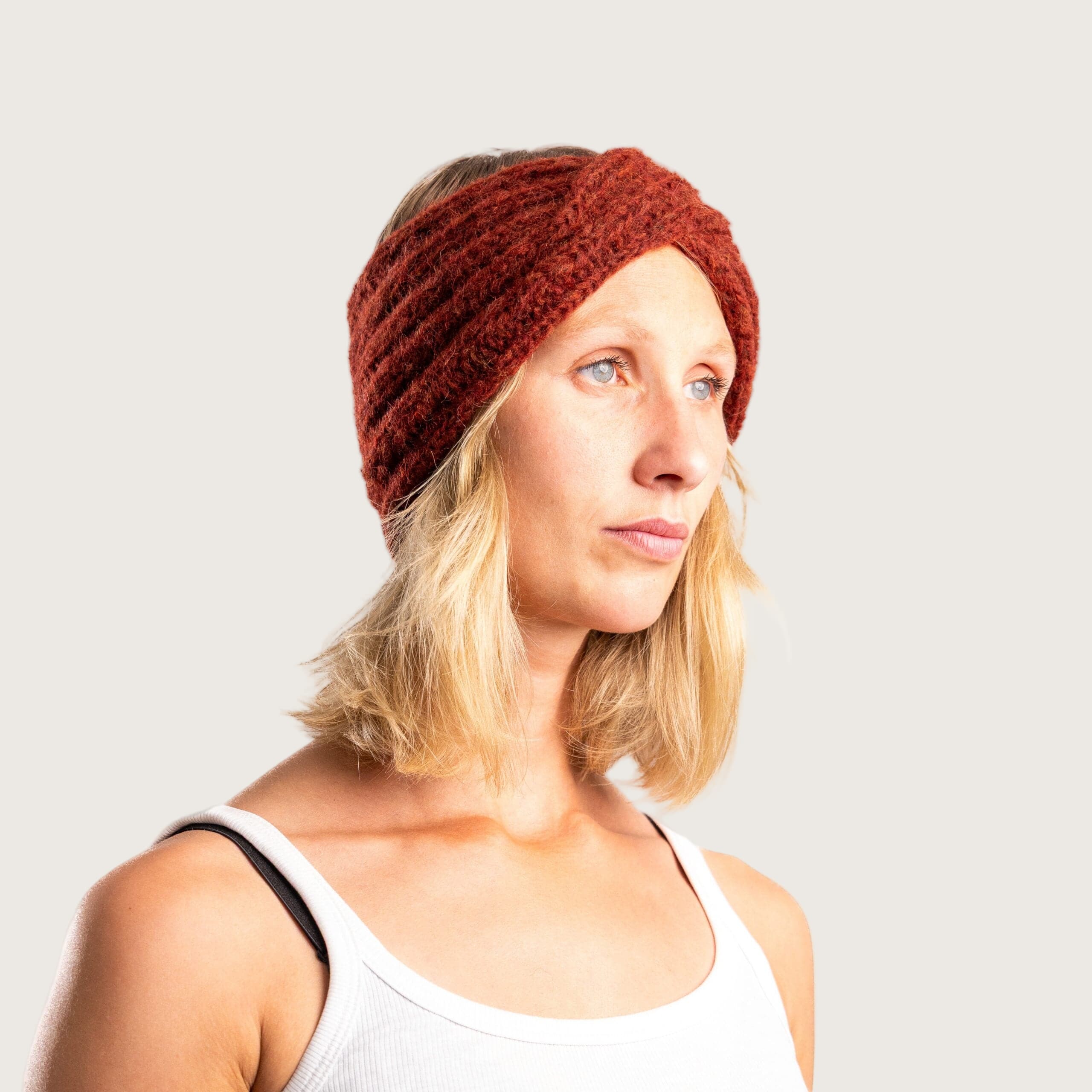 Pandebånd fra Coffee Beanies i en alpachamix og farven winered
