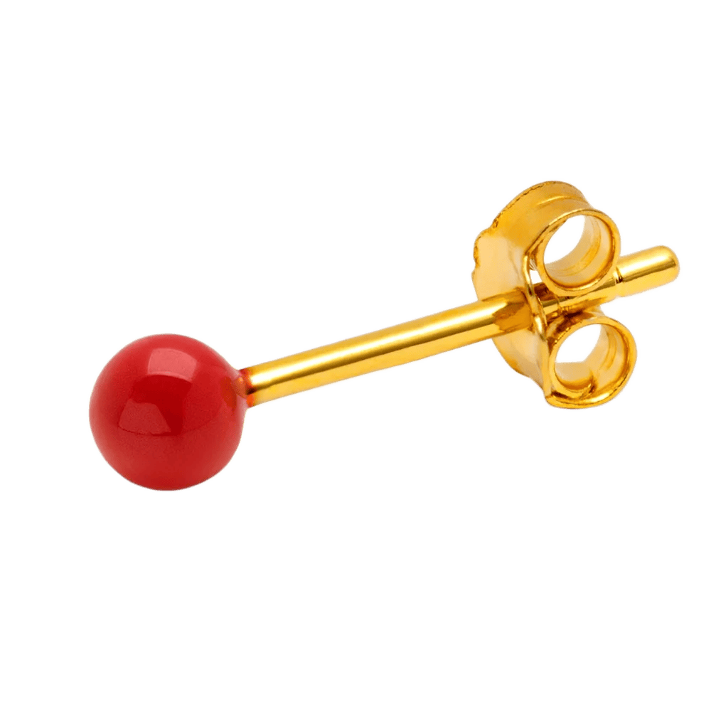 Color ball fra LULU Cph er en ørestik med en enkelt kugle på - denne er passion red som er en rød farve