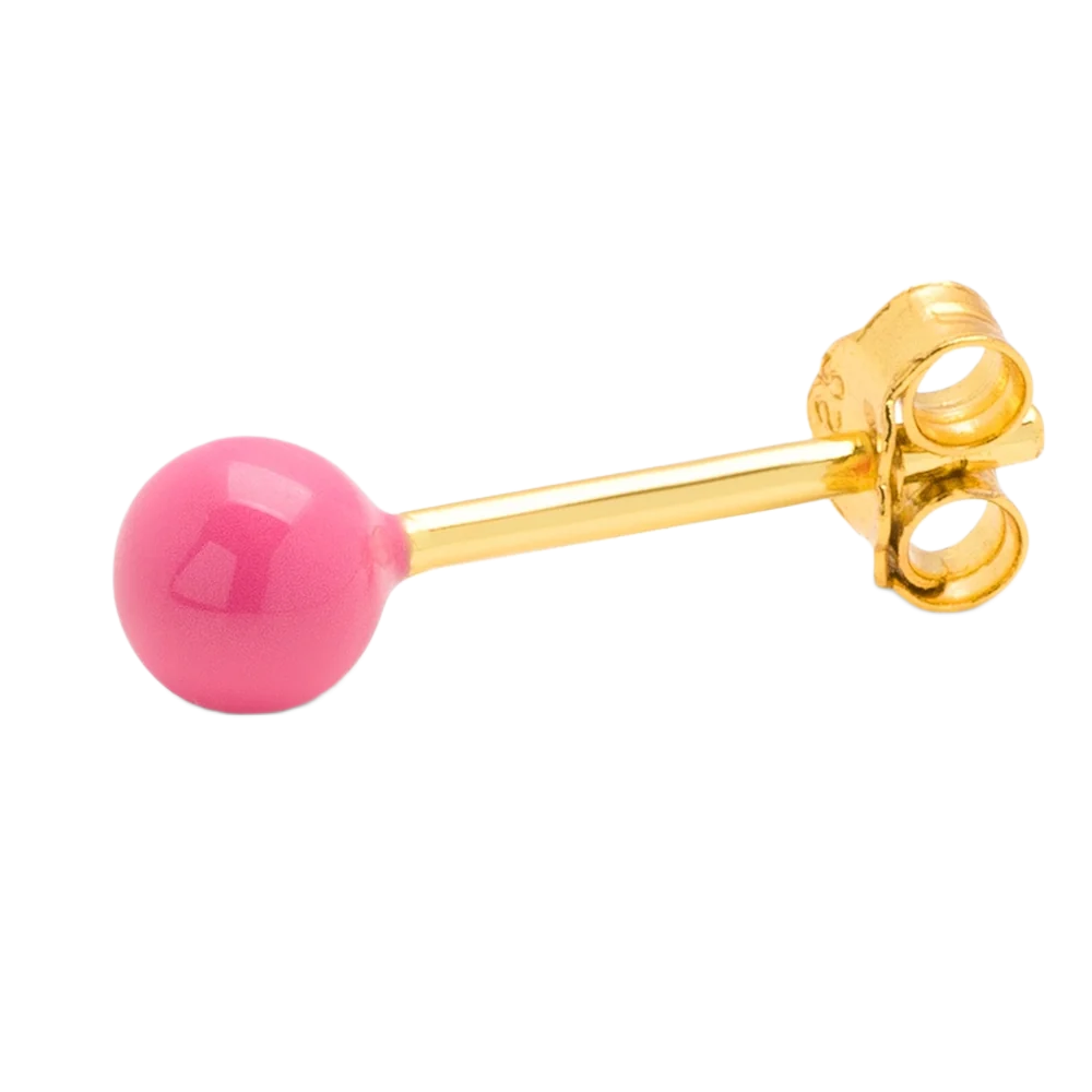 Color ball fra LULU Cph er en ørestik med en enkelt kugle på - denne er pink som er en lyserød farve