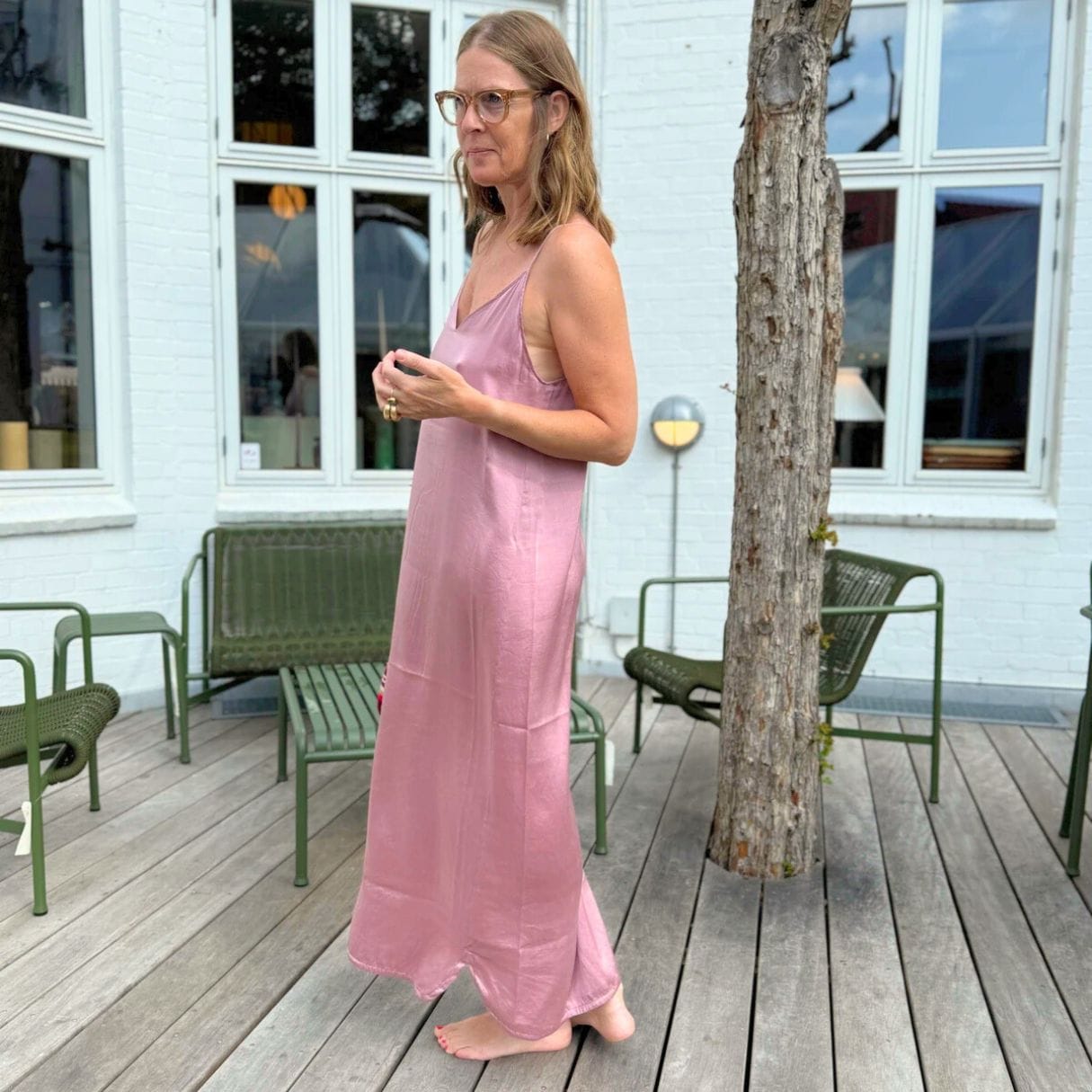 Stropkjole fra Crossley i silke. Den er i en fin lyserød farve