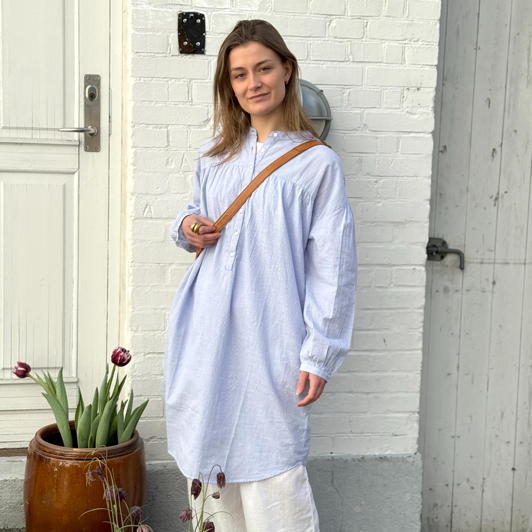 Paris Skjortekjole - Øko Bomuld - Baby Lavender Stripe