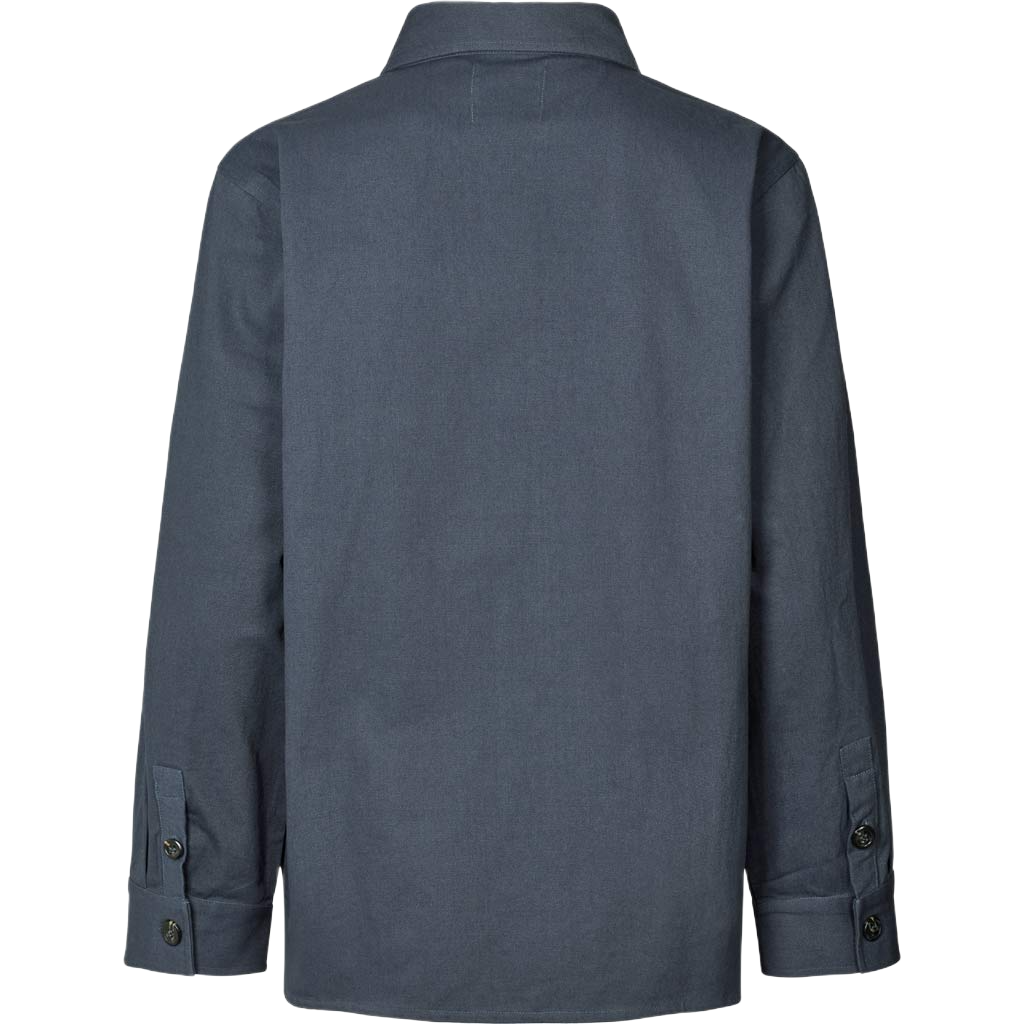 Sussie skjorten er en langærmet skjorte lavet af 100% kraftig økologisk bomuldstwill.