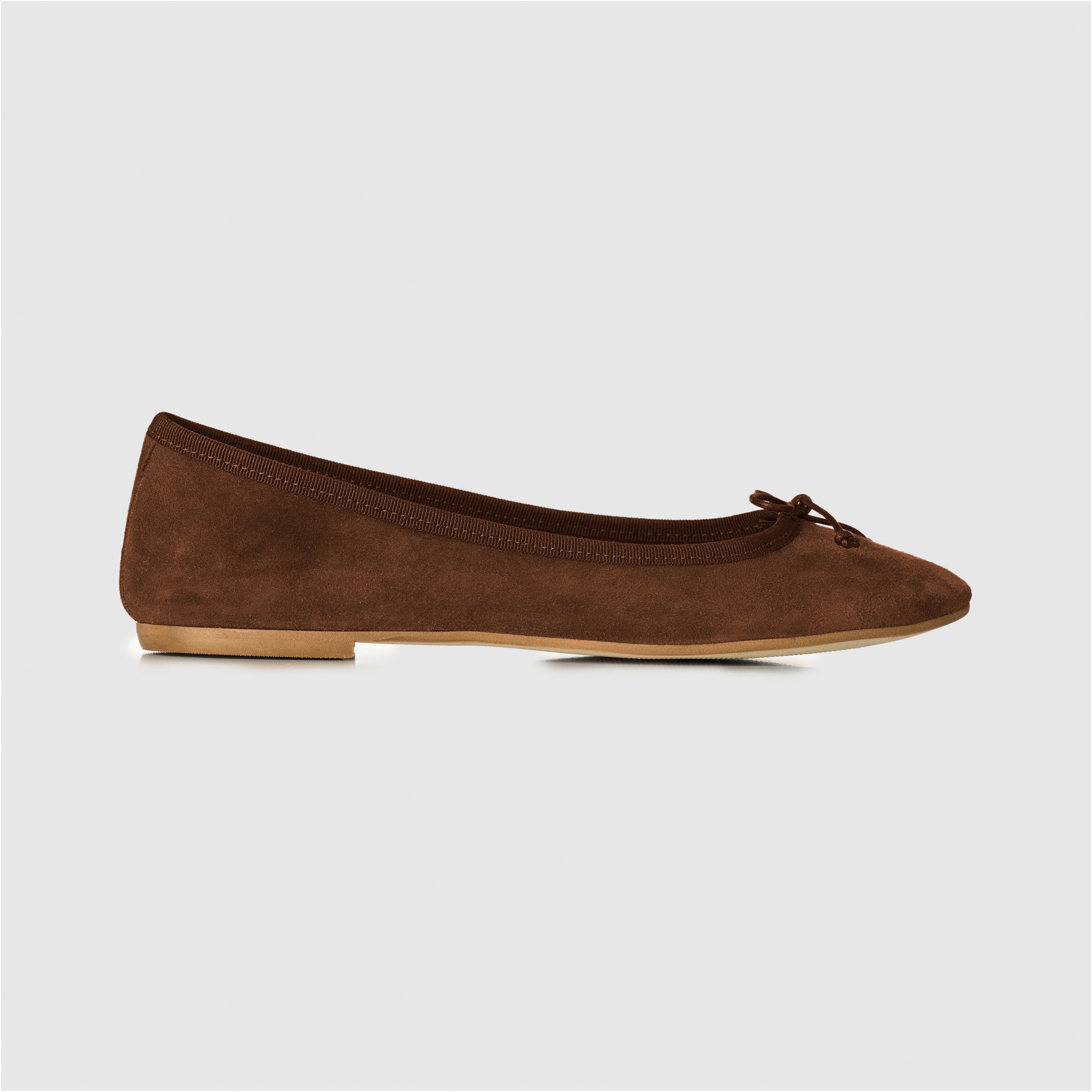 Ruskinds ballerina fra Gai+Lisva i farven Nubuck Chocolate, som er en lækker brun skind