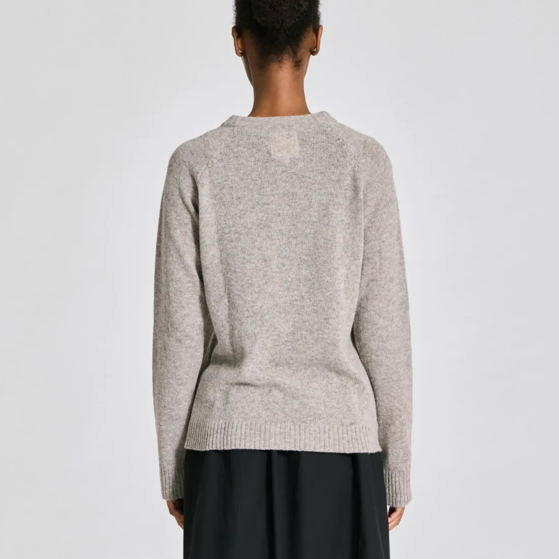 Gråmeleret cardigan i 100% økologisk lammeuld
