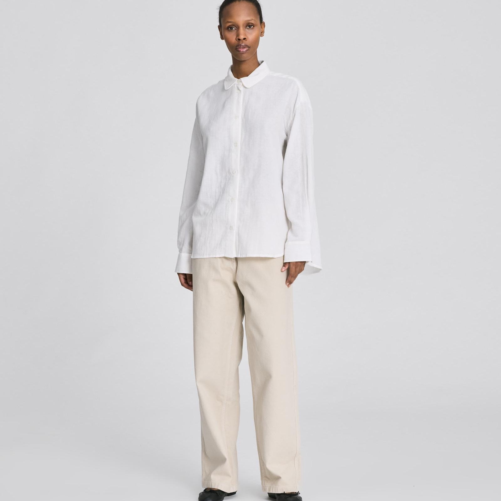 Lusinda langærmet skjorte i 100% økologisk double cloth bomuld.