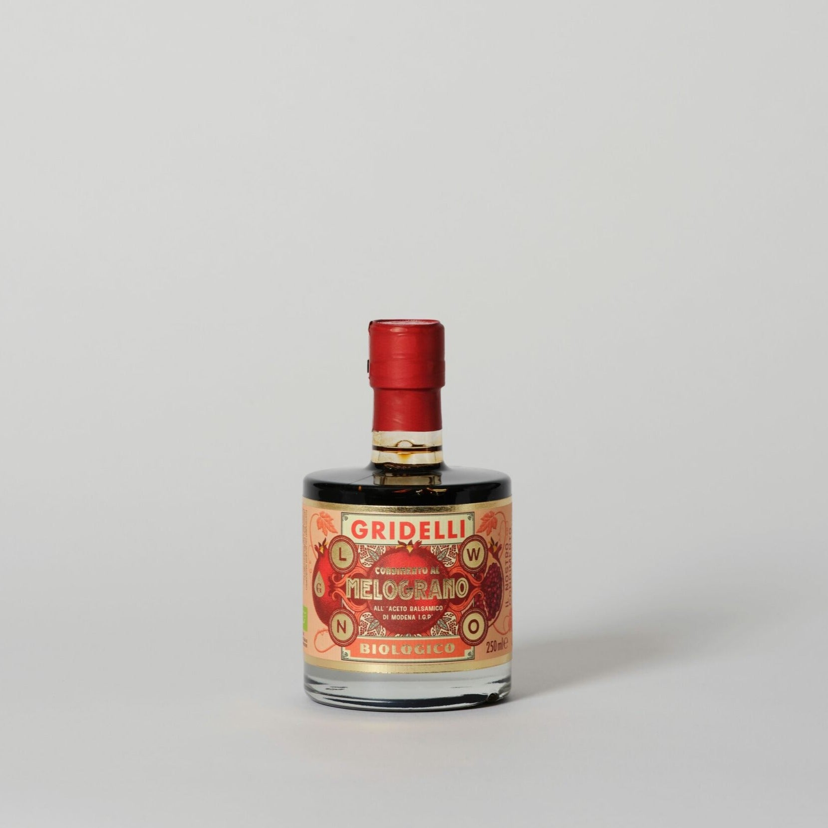 En økologisk mørk balsamico lavet på druer fra området Emilia-Romagna med smag af granatæble.