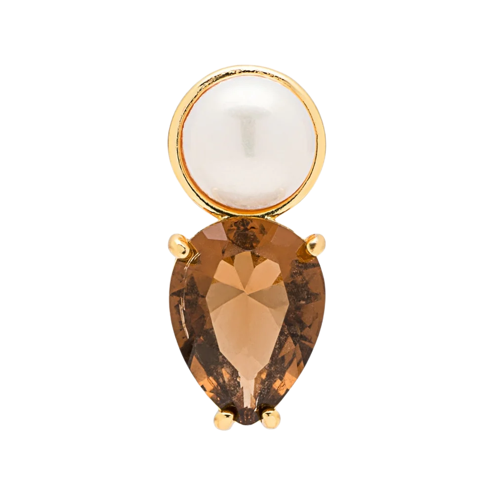 LULU CPH Galla The Drop ørestik i guld med ferskvandsperle og en brun krystal sten som sammen danner et fint smykke