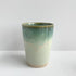 Høj ø-cup fra Bornholms Keramikfabrik er en større keramik kop fra Bornholm i grøn glasering
