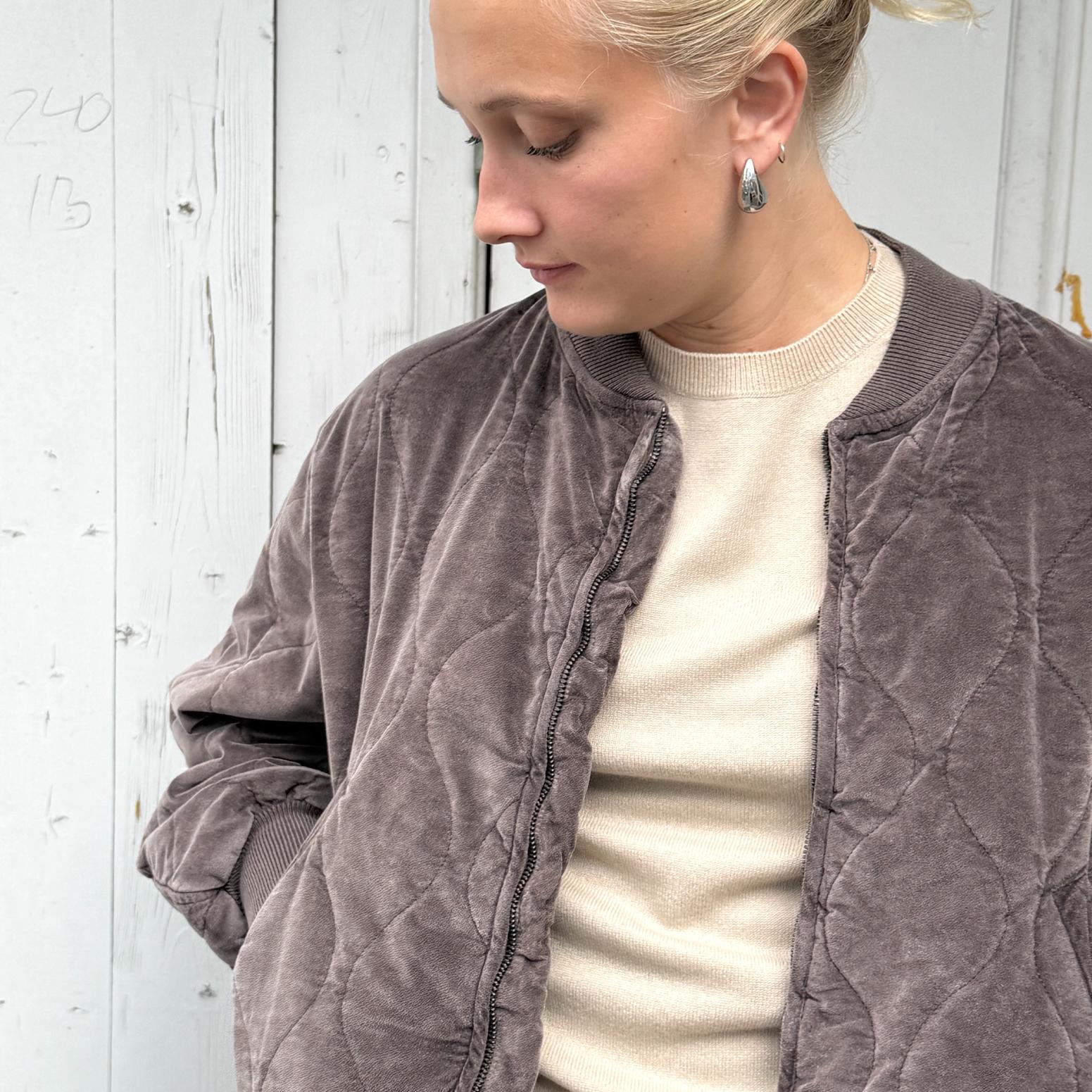 Crossley bomberjacket i en fin grå/brun farve
