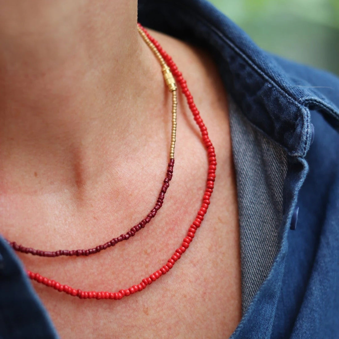 Perlehalskæder i rød fra Annavii