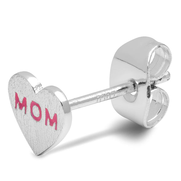 Sølv hjerteøring med ordet 'MOM' i pink indeni. Den perfekte ørering til enhver mor!
