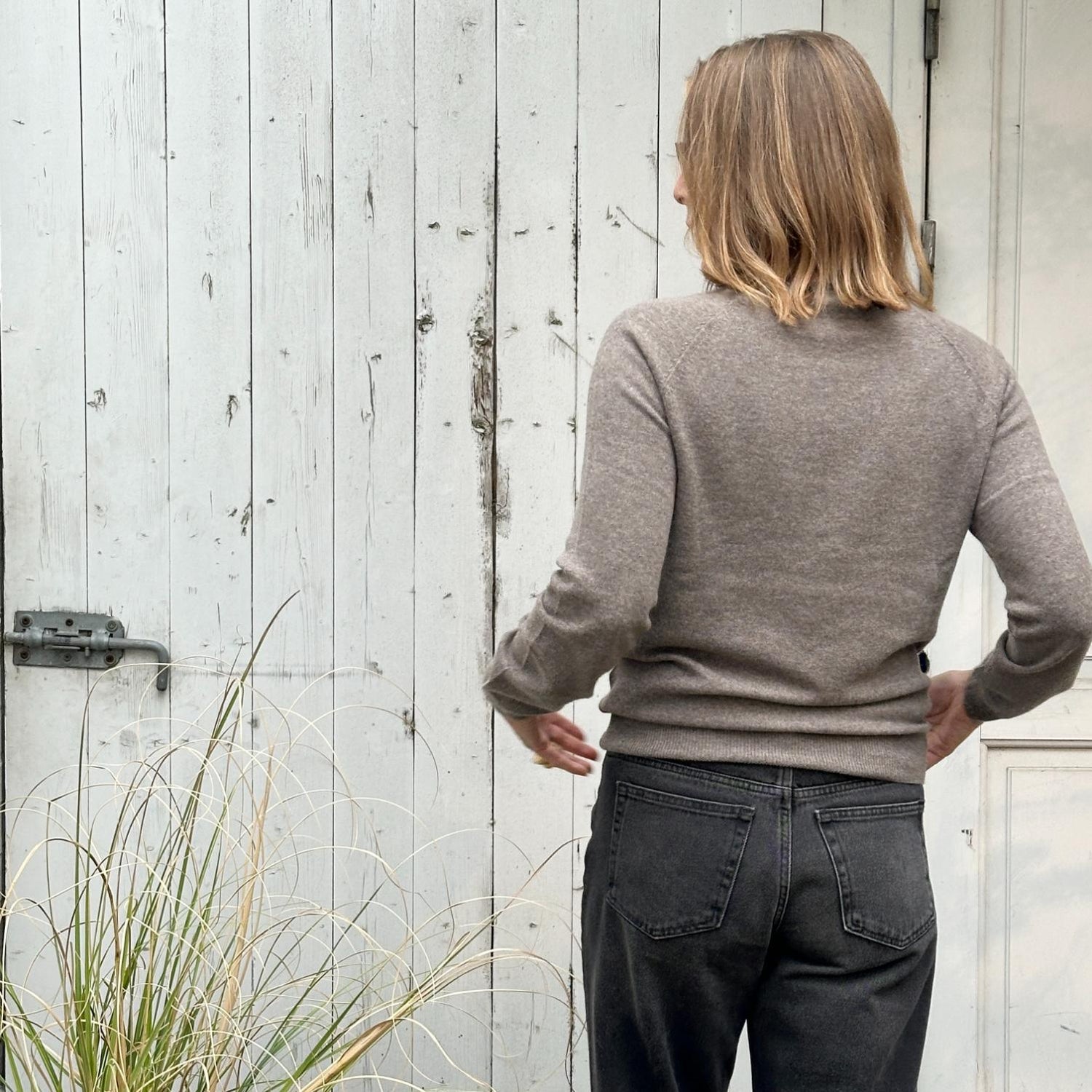 Raglan Crew Neck - Brownstone