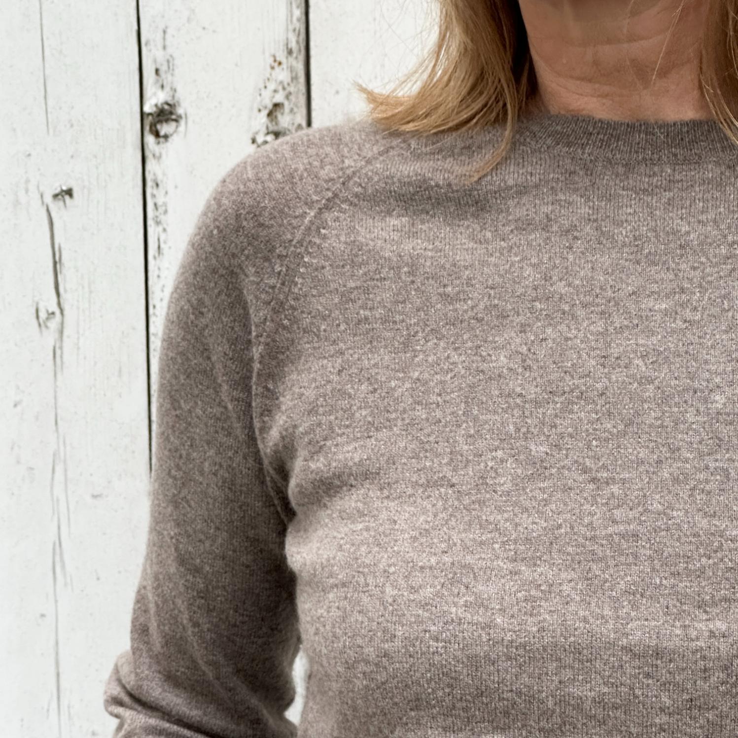 Raglan Crew Neck - Brownstone