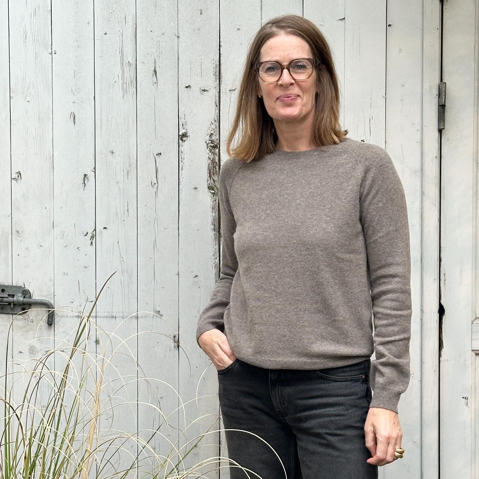 Raglan Crew Neck - Brownstone