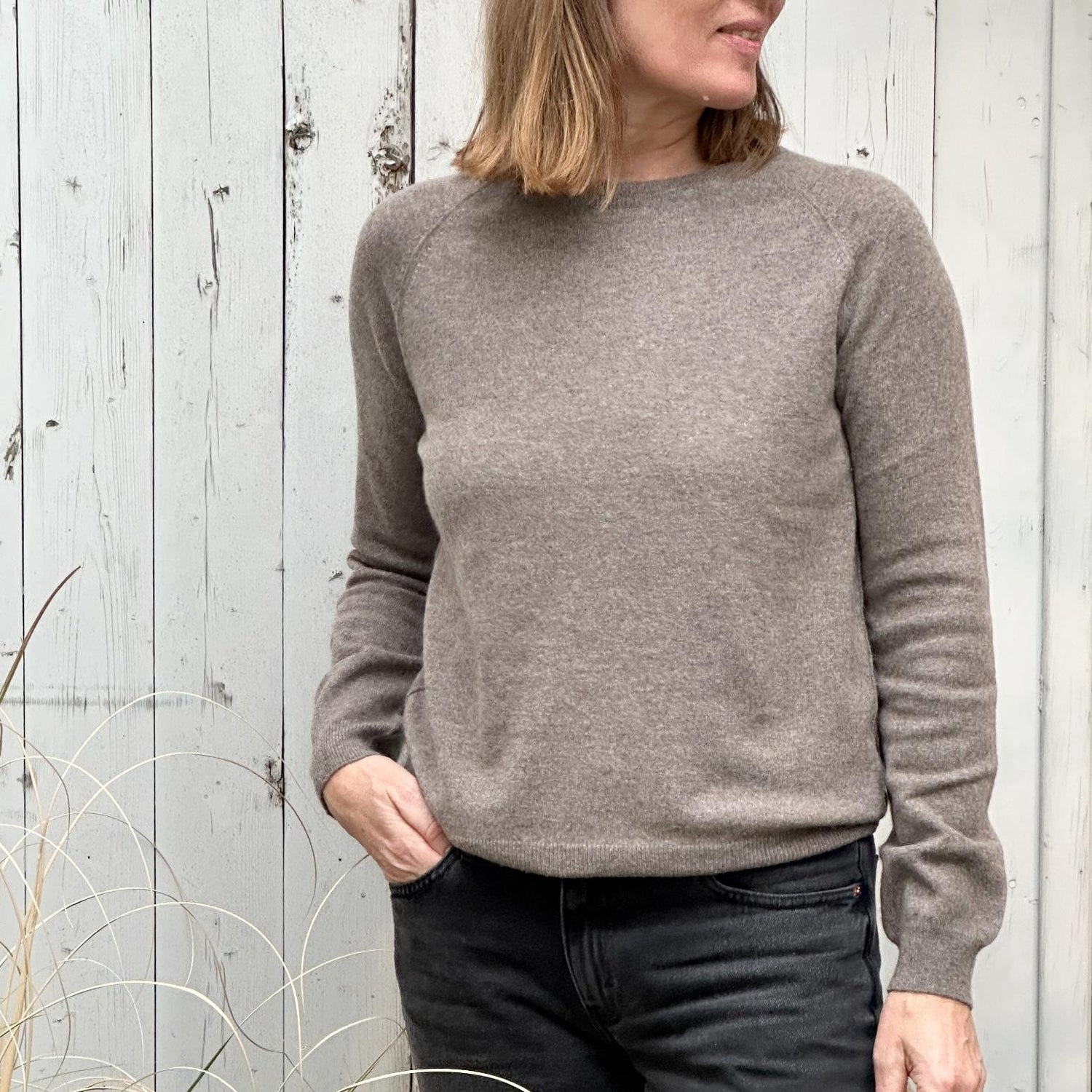 Raglan Crew Neck - Brownstone