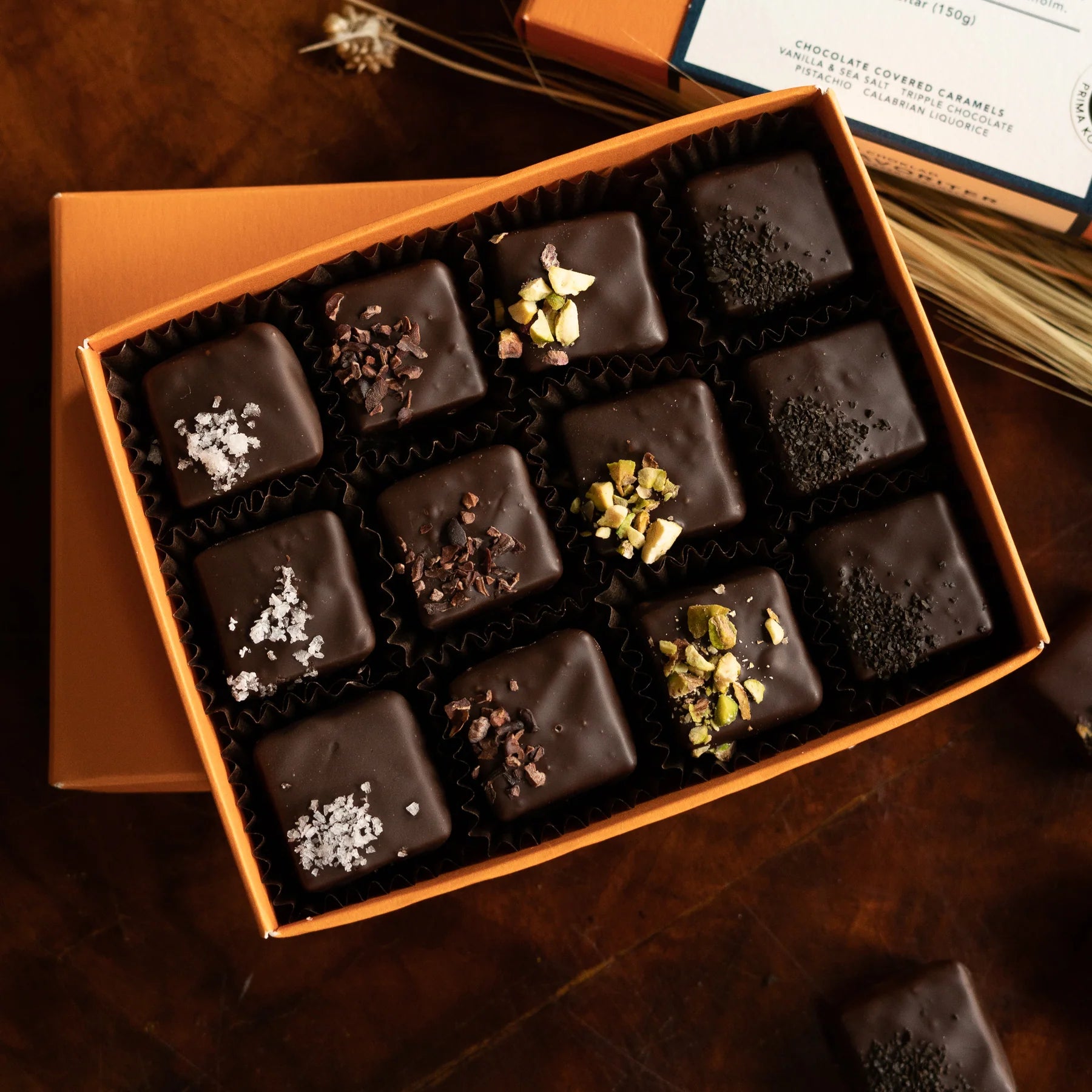 Våre Favoriter Chokolade Overtrukket Karameller - 12 stk.