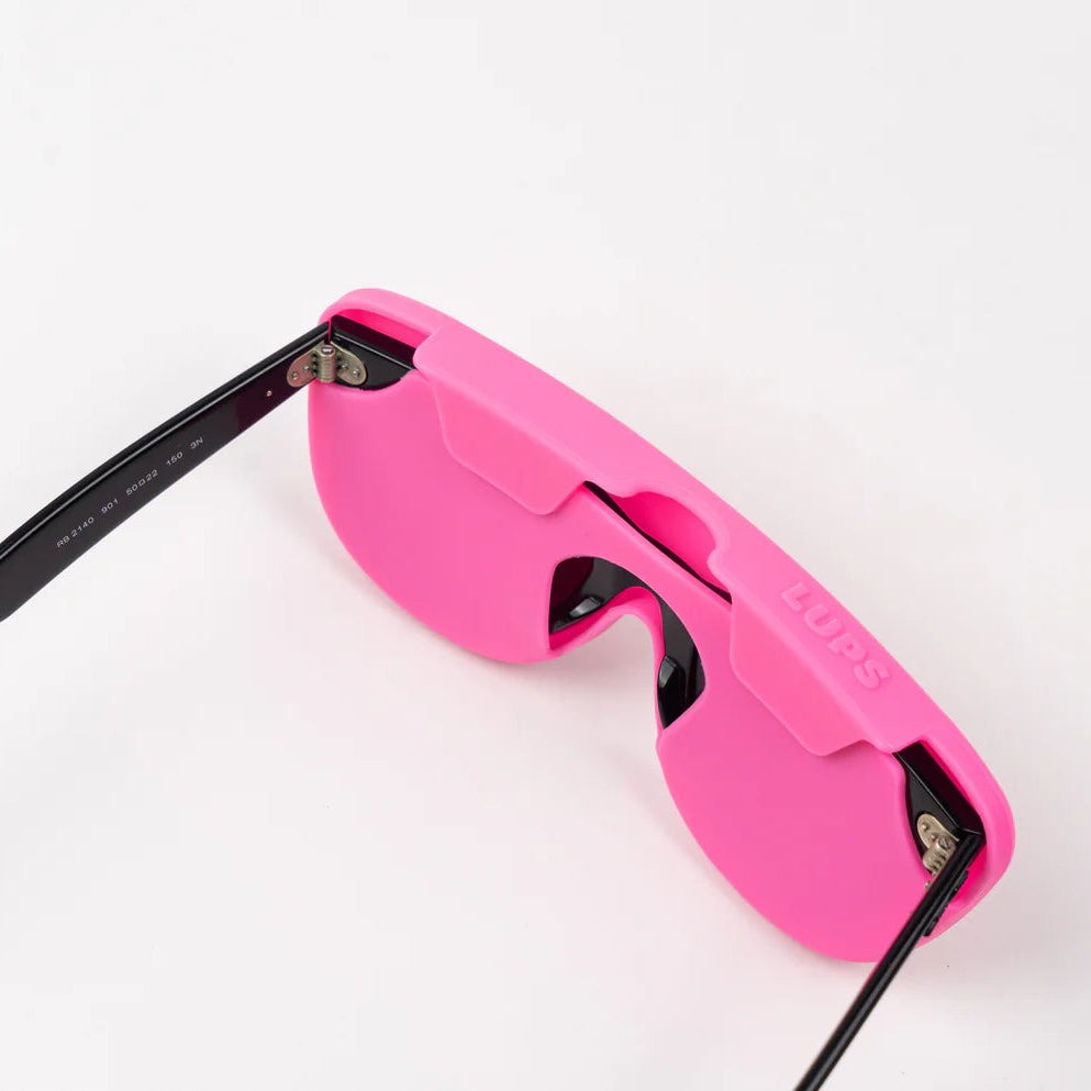 Brilleetui i pink fra Lups The Case med fleksibelt design