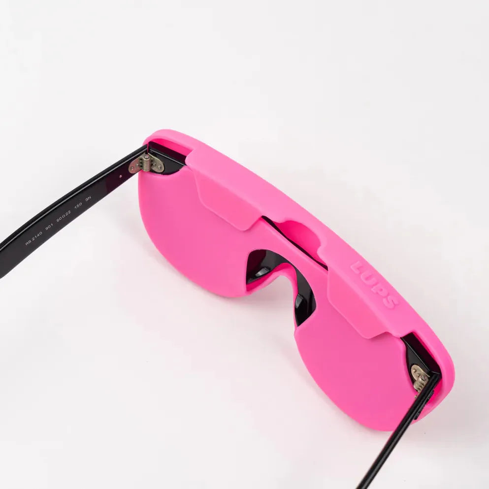 Brilleetui i pink fra Lups The Case med fleksibelt design