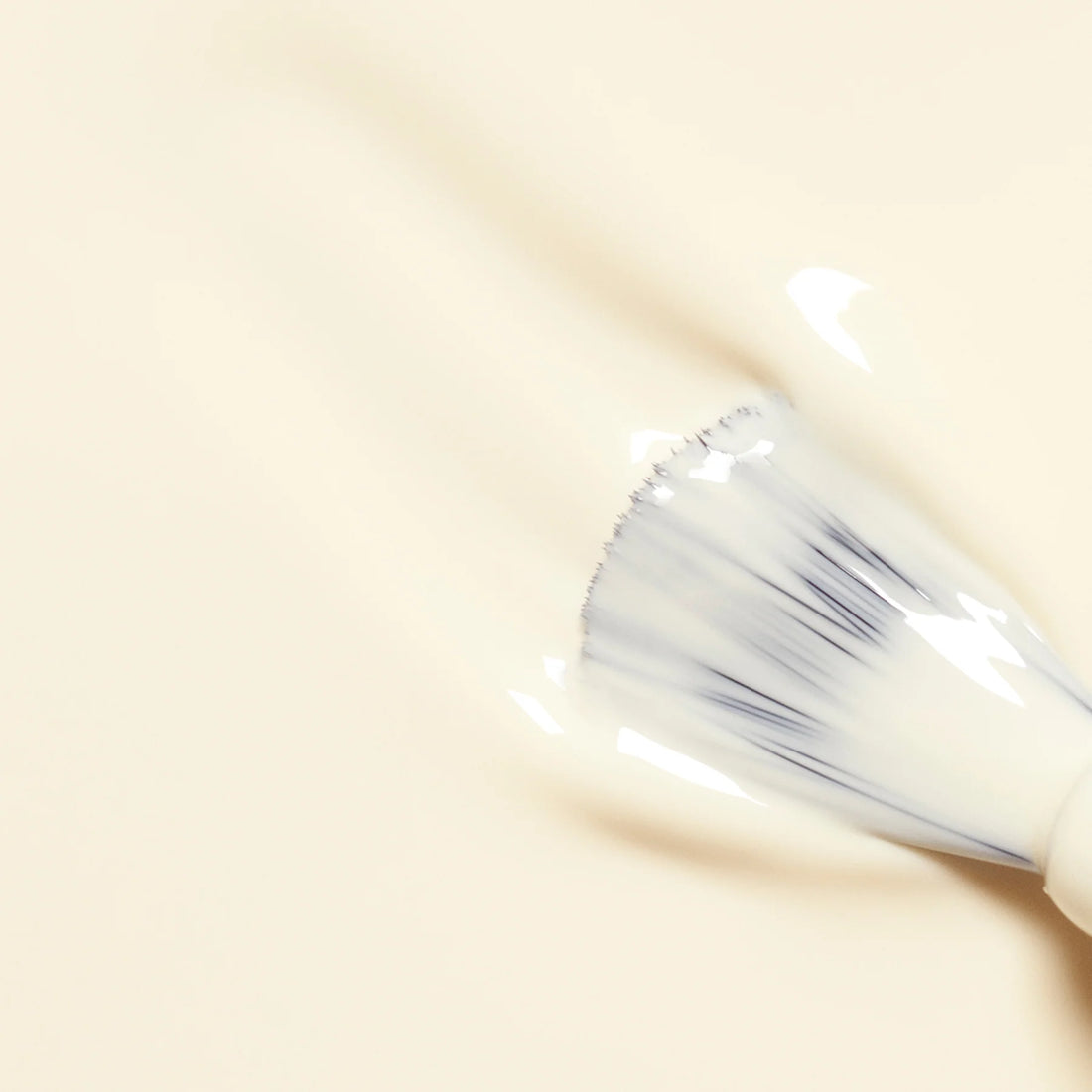 En vegansk neglelak fra Manucurist Paris i farven &