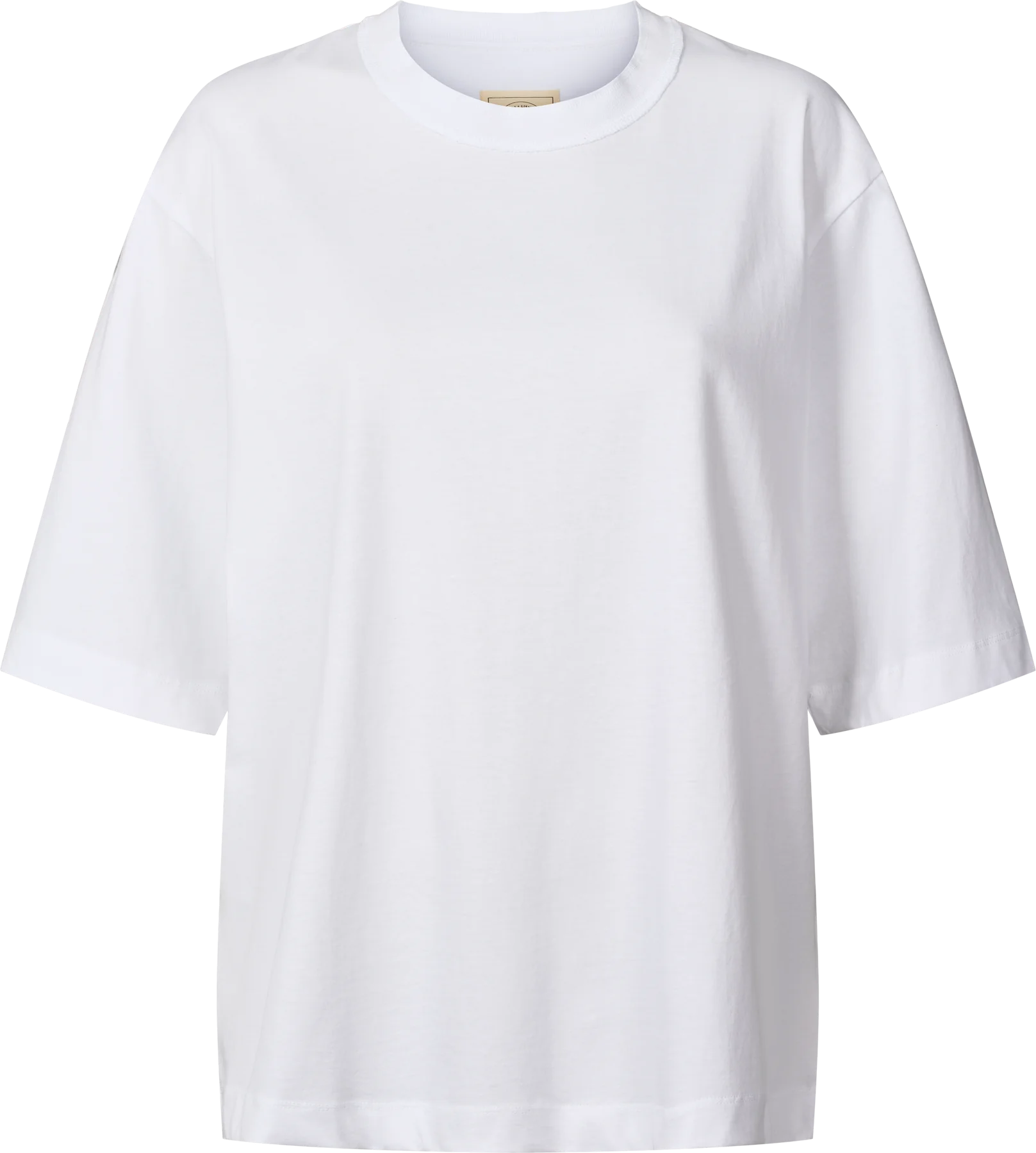 Maya er en hvid oversize t-shirt i hvid