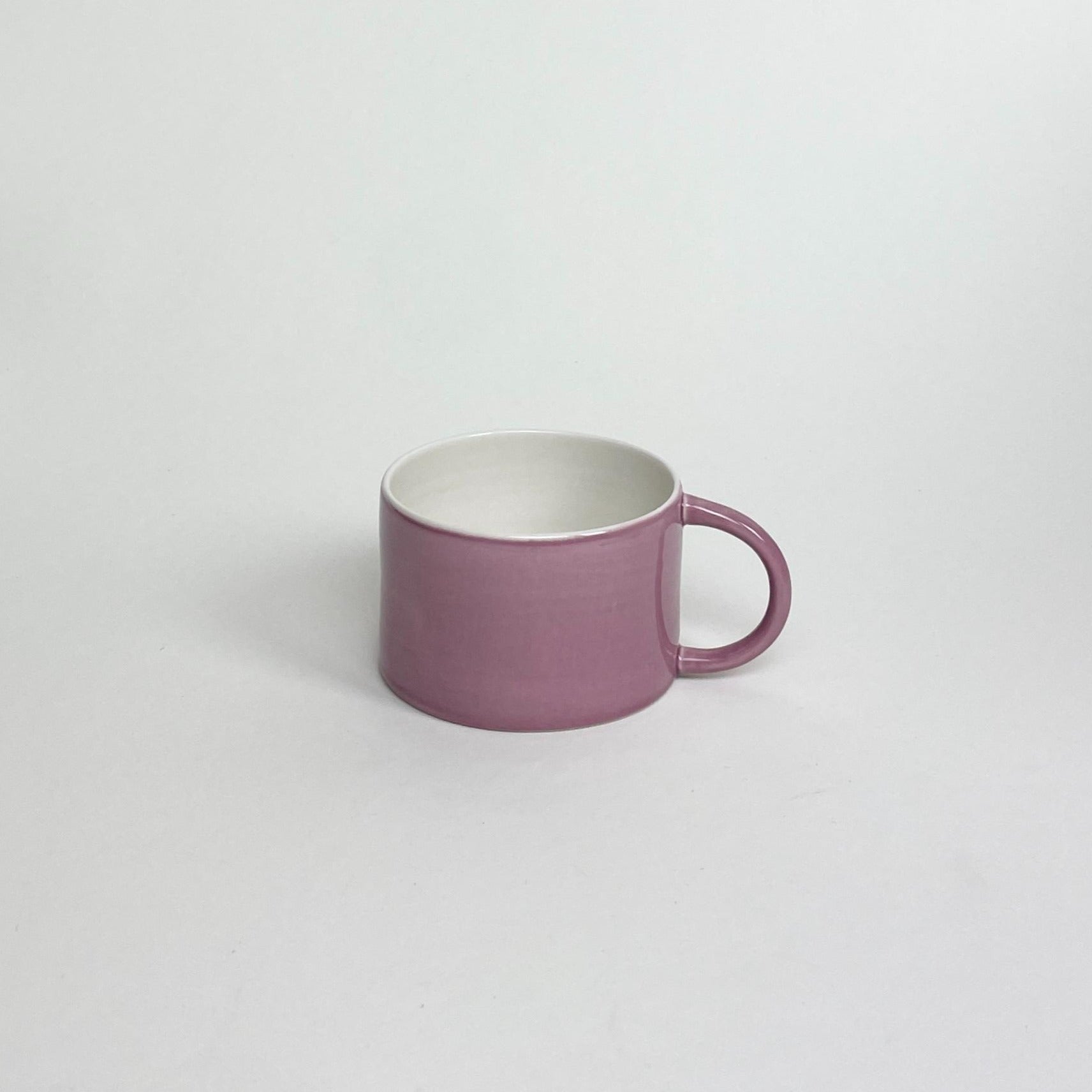 Denne candy cup fra Anne Black er i en fin lilla farve