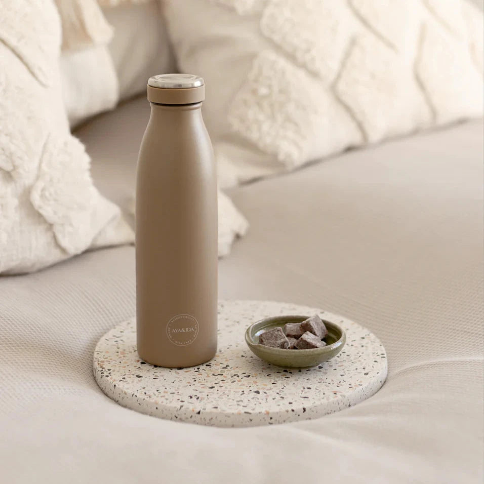 Drikkedunk i brun fra AYA&IDA - 500 ml