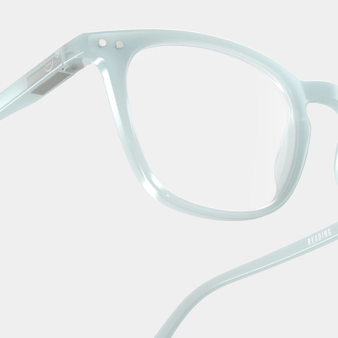 læsebrille fra izipizi i farven misty blue (lys blå)