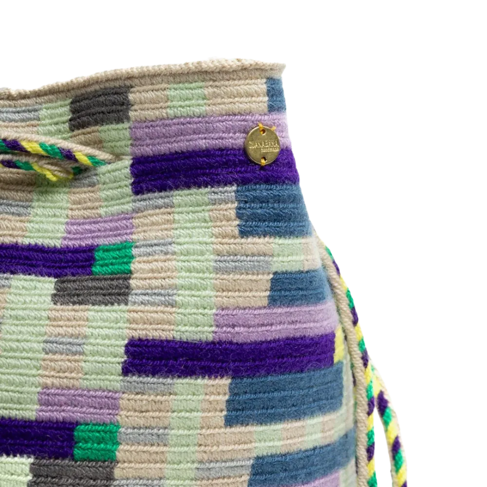 Farverig Guanabana crossbody taske i struktureret vævet kvalitet med justerbar skulderrem