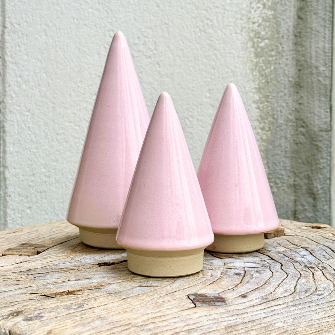 Keramik juletræer fra Julie Damhus i lyserød