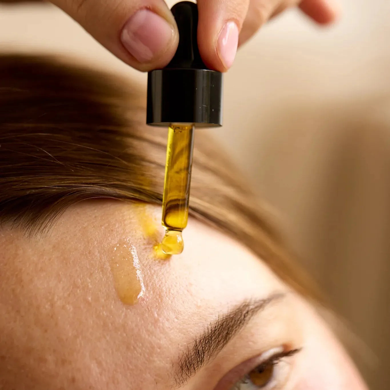 Balancing Face Oil fra Nadilakai i 30 ml glasflaske