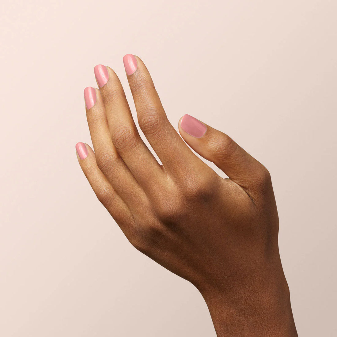 En vegansk neglelak fra Manucurist Paris i farven &