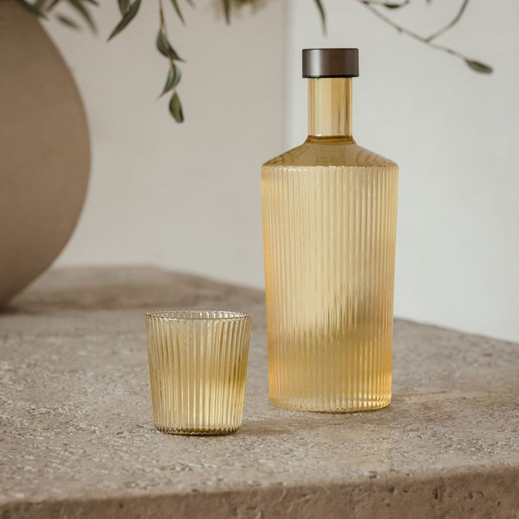 Vandglas fra Paveau Glassware. Her i farven &