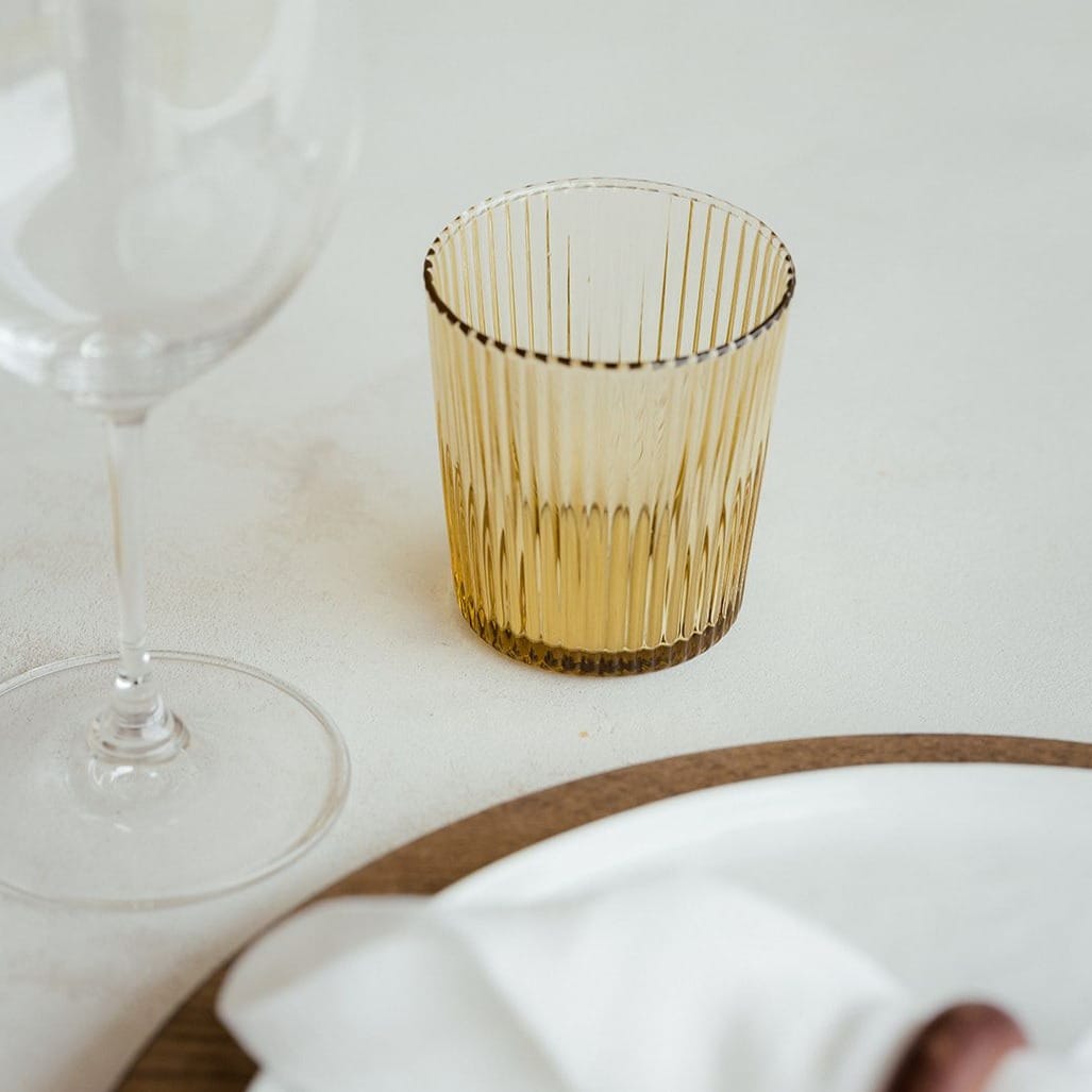 Vandglas fra Paveau Glassware. Her i farven &