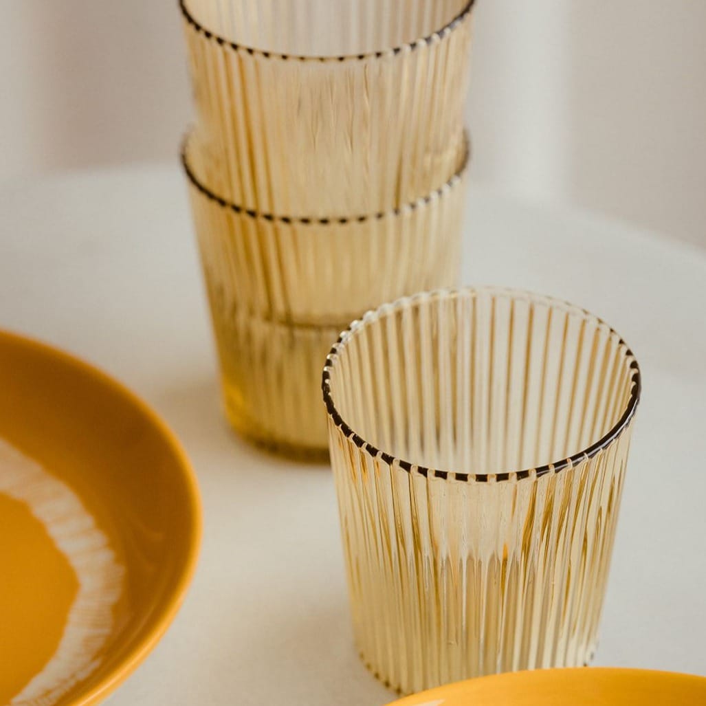 Vandglas fra Paveau Glassware. Her i farven &