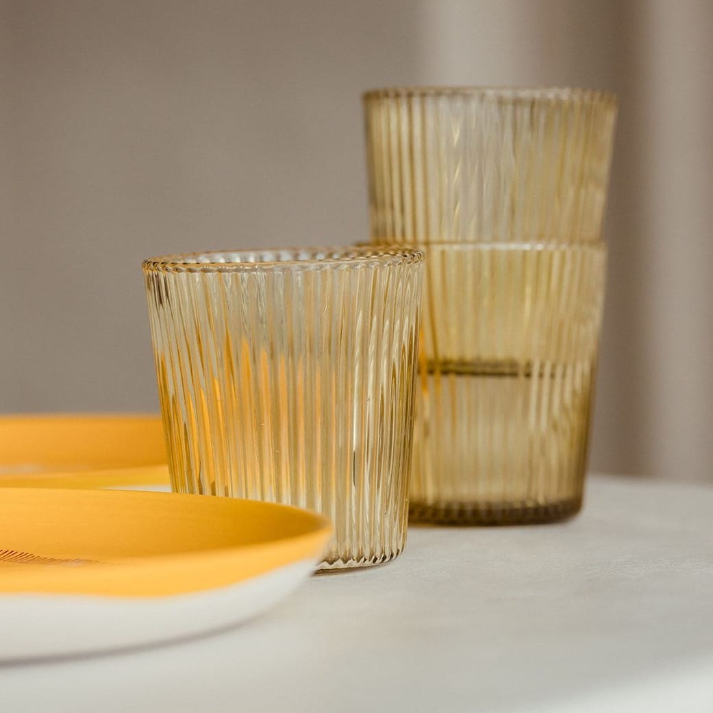 Vandglas fra Paveau Glassware. Her i farven &