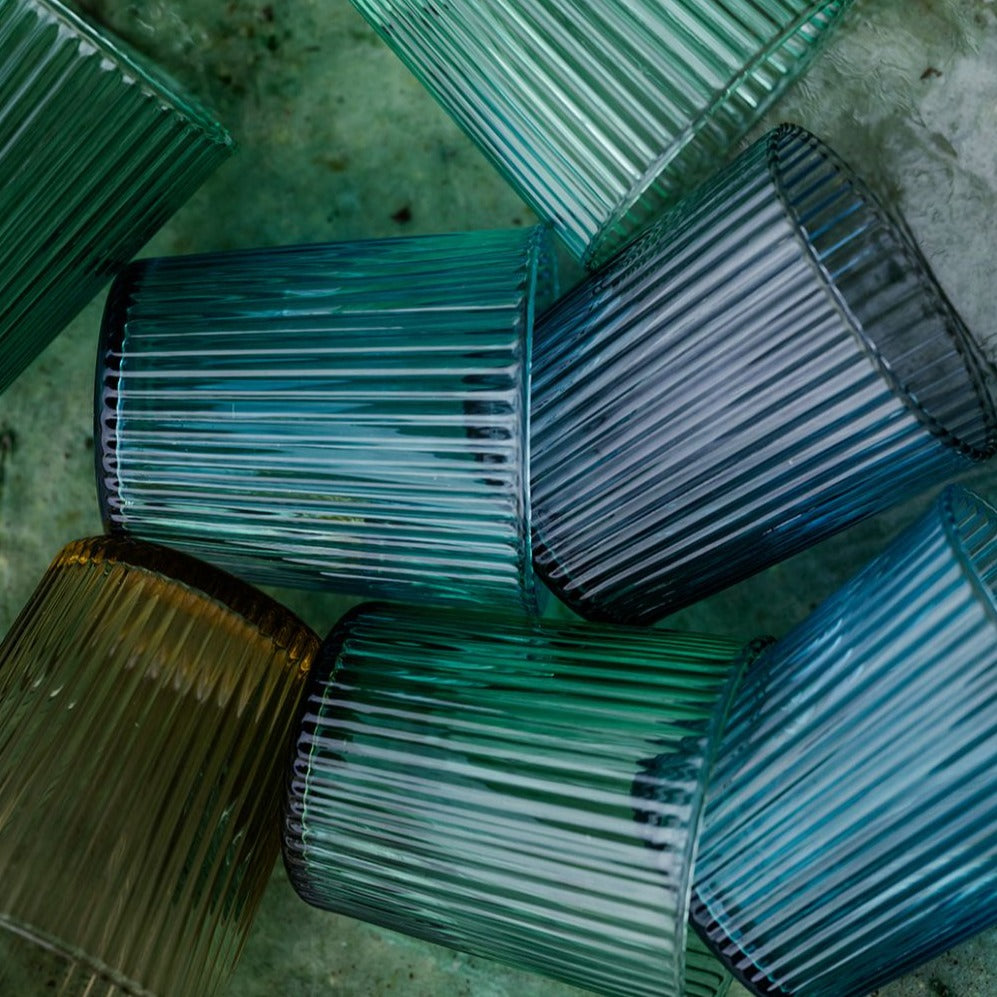 Vandglas fra Paveau Glassware. Her i farven &