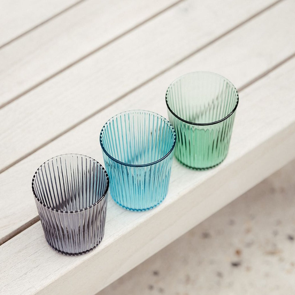 Vandglas fra Paveau Glassware. Her i farven &