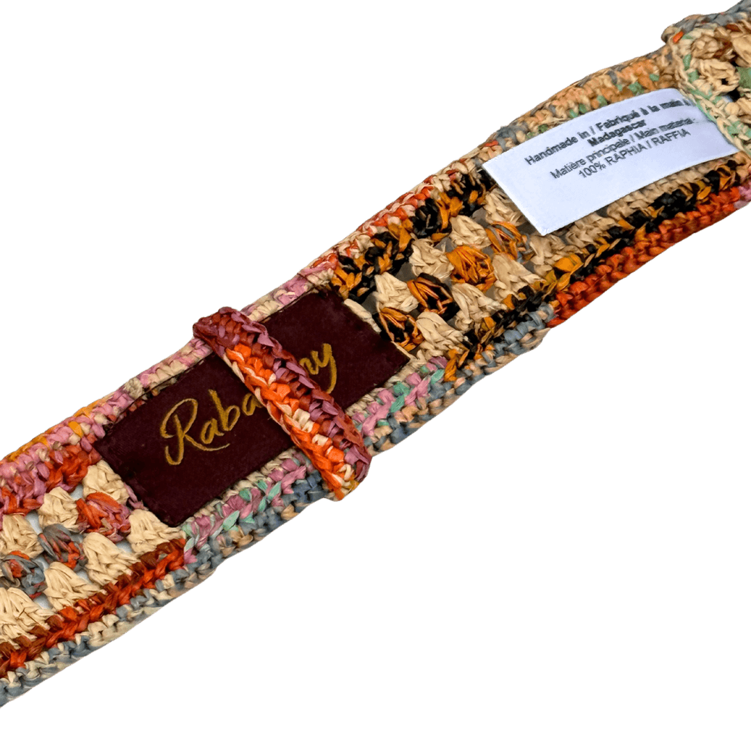 Et multifarvet bælte i raffia fra RABARANY