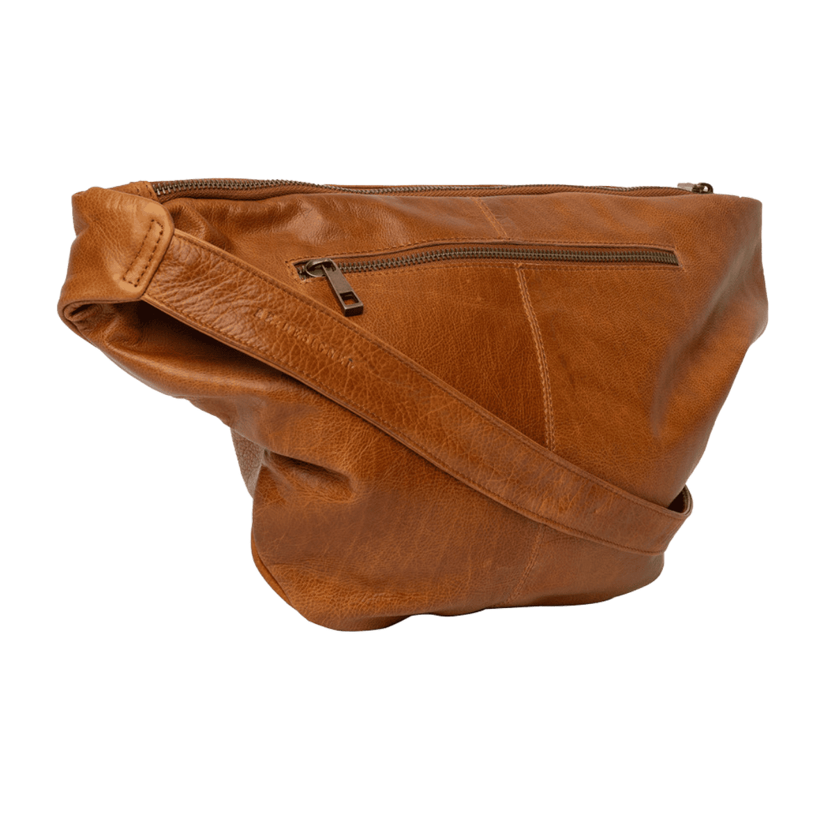 Merla er en stor bumbag taske fra ReDesigned. Denne er i farven burned tan som er en lysebrun læder