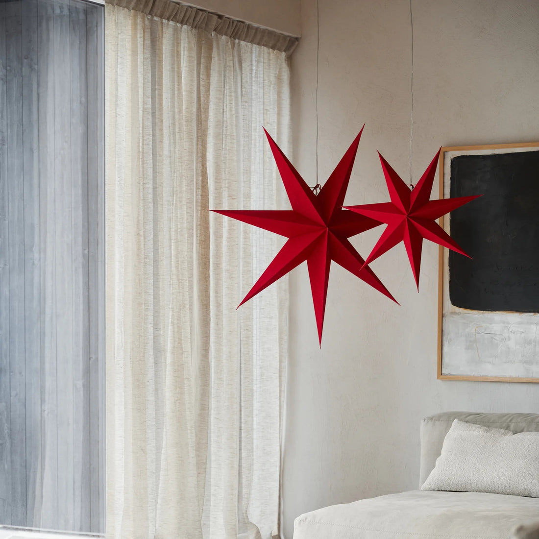 Sally er en rød klassisk papirsstjerne fra Watt & Veke - perfekt til jul og som højtidspynt!