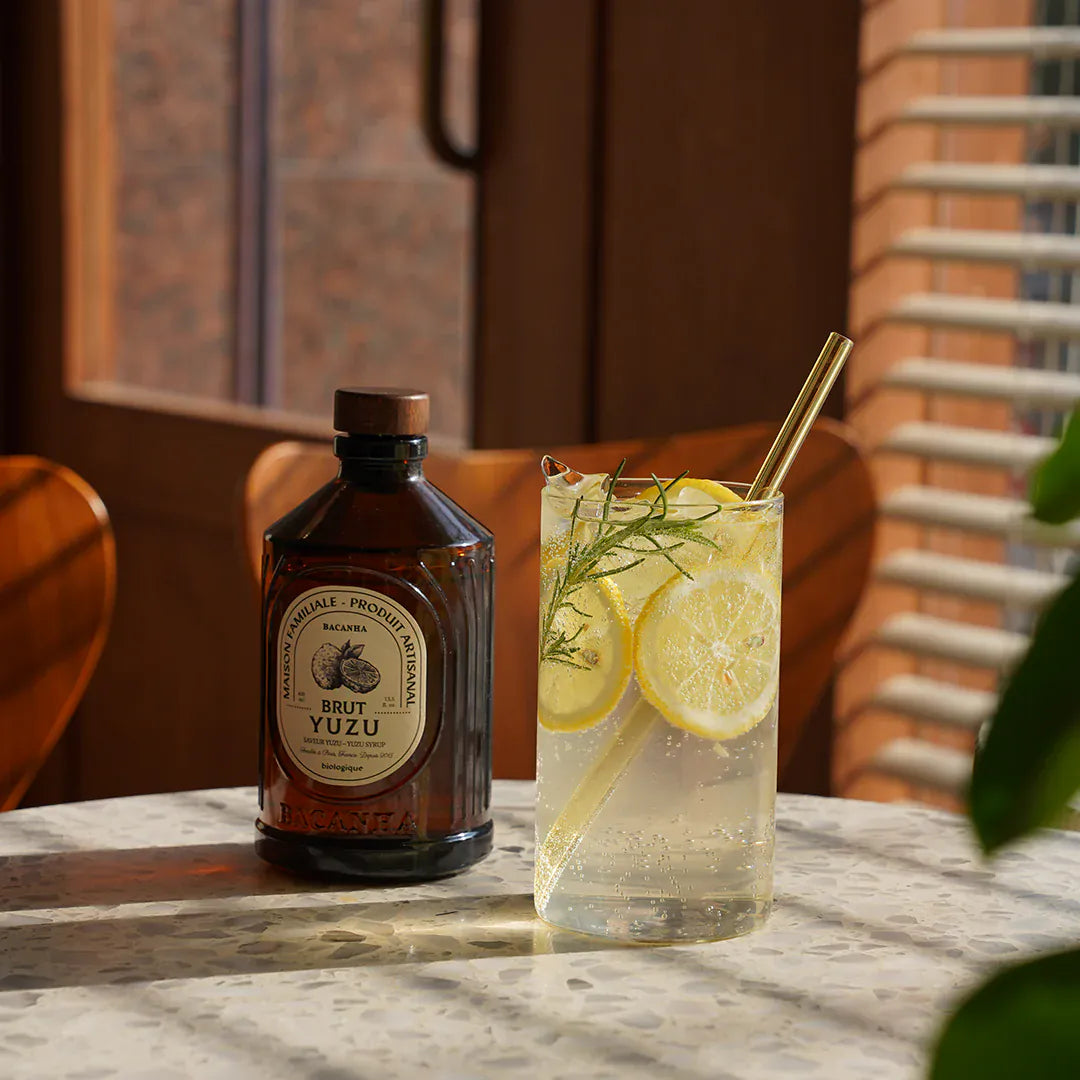 Koncentreret yuzu sirup i 400 ml flaske perfekt til smoothies og danskvand